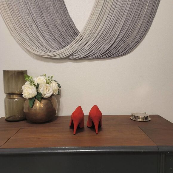 Liz Olemburg Vintage Red Suede Pumps Sz 6 - Picture 4 of 8